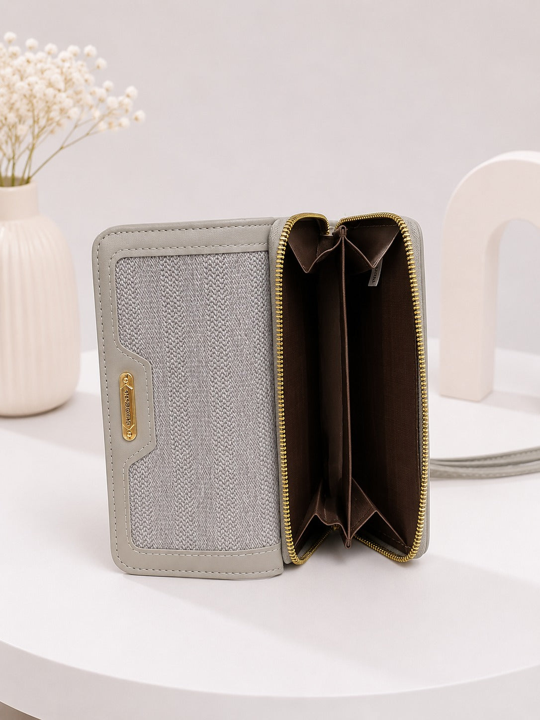 Elegant Woven-Texture Wristlet Clutch - Sophisticated Grey