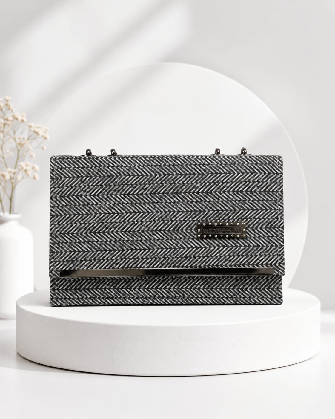 Elegant Herringbone Texture Chain Bag - Sophisticated Grey